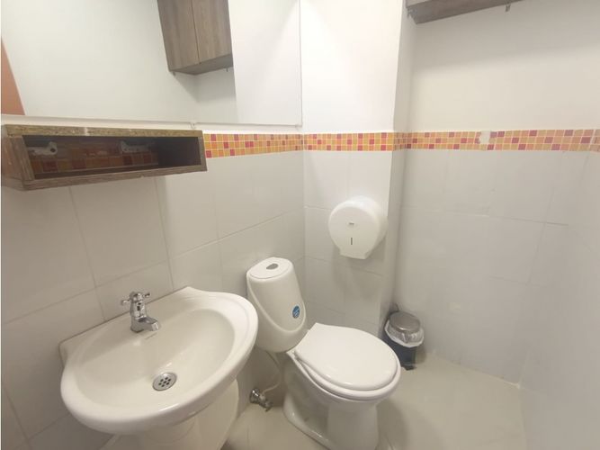 Oficina en arriendo en Estadio, Medellín, 85 m² · foto 9 de 9