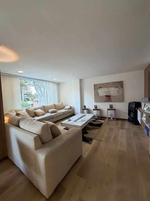 Apartamento de 3 alcobas en venta en Los Rosales, Bogotá, 185 m² · foto 3 de 19