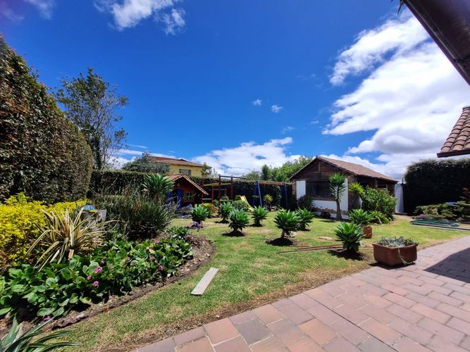 Casa de 3 alcobas en venta en La Estrella, Chía, 300 m² · foto 2 de 24