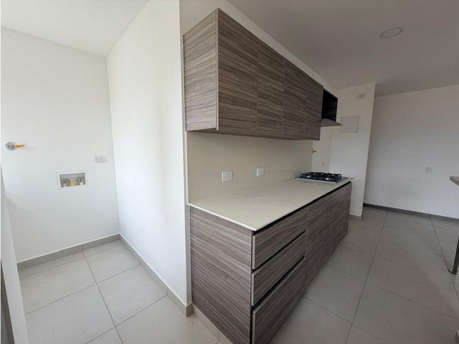 Apartamento de 3 alcobas en venta en Alto De Las Flores, Sabaneta, 75 m² · foto 2 de 13