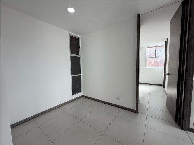 Apartamento de 3 alcobas en venta en Alto De Las Flores, Sabaneta, 75 m² · foto 5 de 13