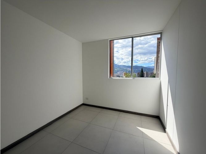 Apartamento de 3 alcobas en venta en Alto De Las Flores, Sabaneta, 75 m² · foto 7 de 13