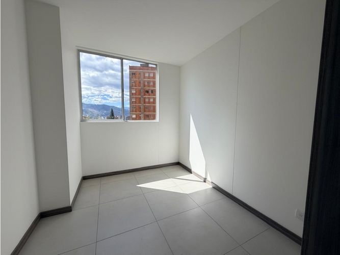 Apartamento de 3 alcobas en venta en Alto De Las Flores, Sabaneta, 75 m² · foto 9 de 13