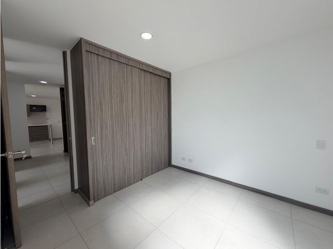 Apartamento de 3 alcobas en venta en Alto De Las Flores, Sabaneta, 75 m² · foto 10 de 13