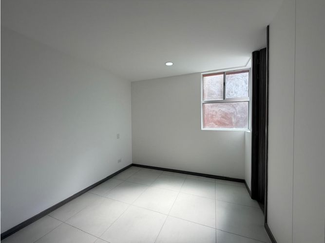 Apartamento de 3 alcobas en venta en Alto De Las Flores, Sabaneta, 75 m² · foto 11 de 13