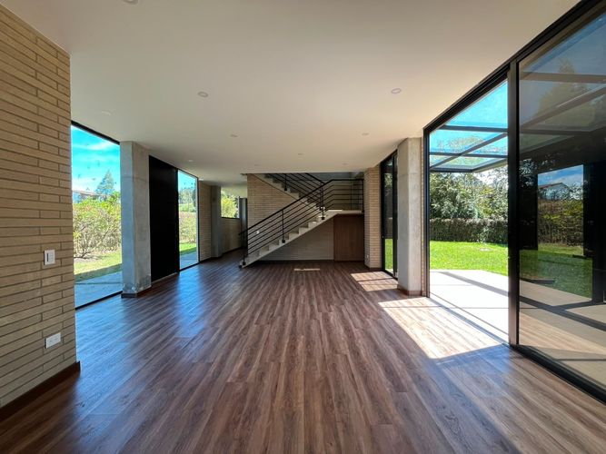 Casa de 3 alcobas en arriendo en Conjunto Residencial Isla Fuerta, Envigado, 300 m² · foto 3 de 20