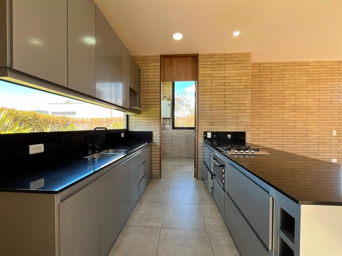 Casa de 3 alcobas en arriendo en Conjunto Residencial Isla Fuerta, Envigado, 300 m² · foto 14 de 20