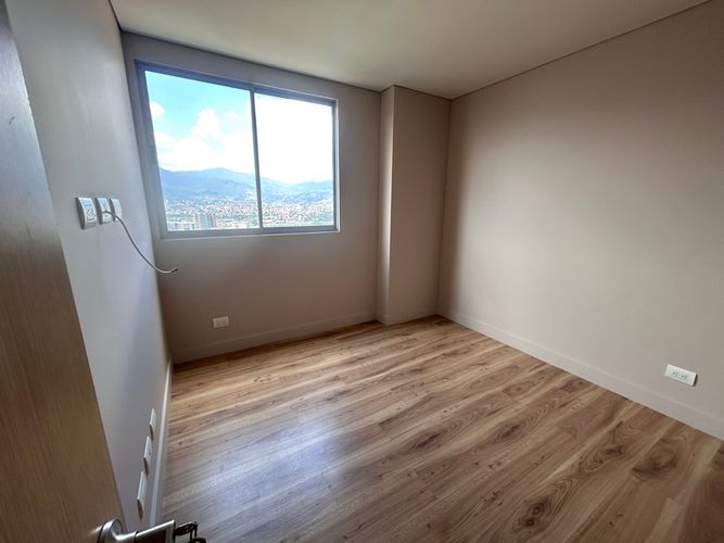 Apartamento de 3 alcobas en arriendo en Castropol, Medellín, 98 m² · foto 6 de 12