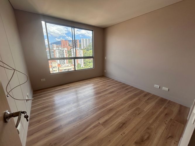 Apartamento de 3 alcobas en arriendo en Castropol, Medellín, 98 m² · foto 8 de 12