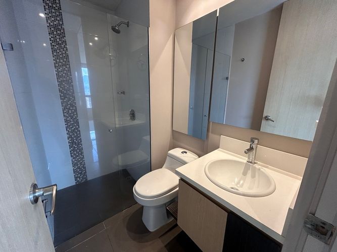Apartamento de 3 alcobas en arriendo en Castropol, Medellín, 98 m² · foto 10 de 12