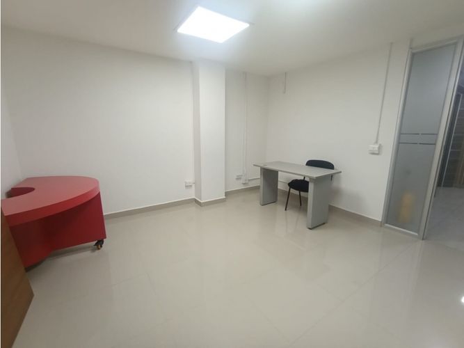 Oficina en arriendo en Estadio, Medellín, 25 m² · foto 4 de 5
