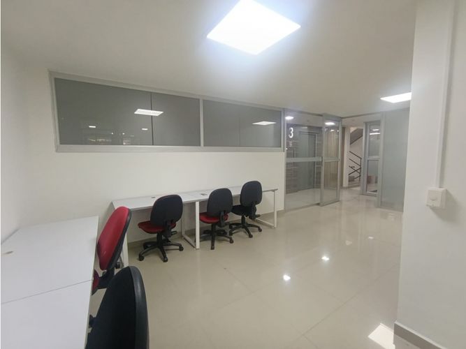 Oficina en arriendo en Estadio, Medellín, 85 m² · foto 4 de 13