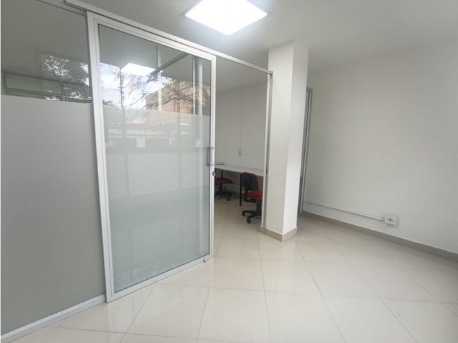 Oficina en arriendo en Estadio, Medellín, 85 m² · foto 10 de 13