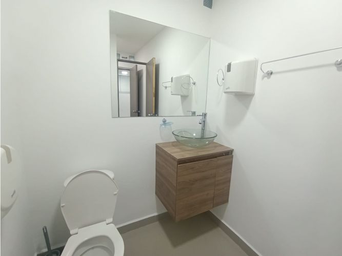 Oficina en arriendo en Estadio, Medellín, 85 m² · foto 12 de 13