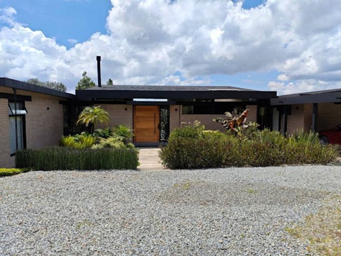 Casa de 4 alcobas en venta en Santa Elena, El Retiro, 303 m² · foto 2 de 24