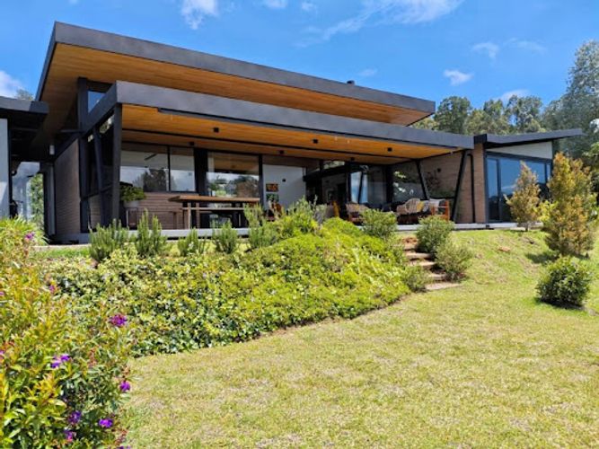 Casa de 4 alcobas en venta en Santa Elena, El Retiro, 303 m² · foto 3 de 24