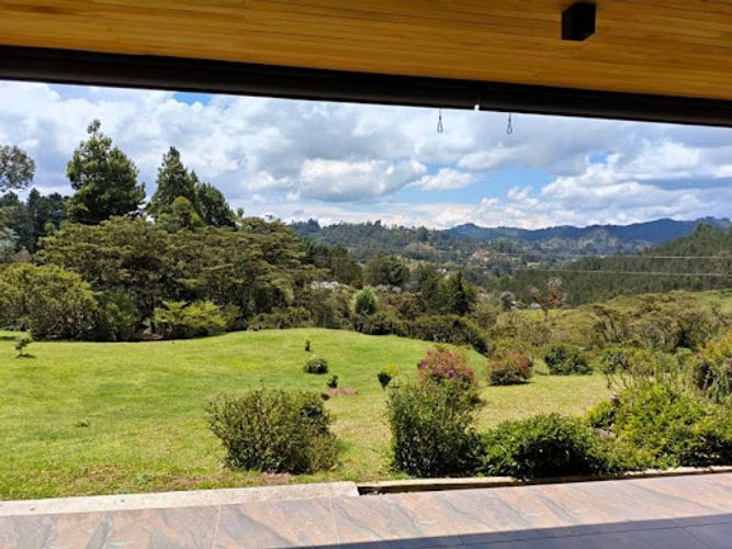 Casa de 4 alcobas en venta en Santa Elena, El Retiro, 303 m² · foto 16 de 24