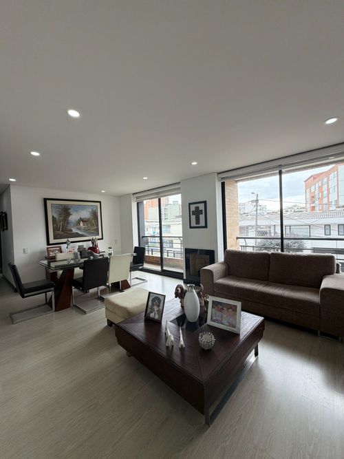 Apartamento de 3 alcobas en venta en Niza Norte, Bogotá, 116 m² · foto 3 de 20