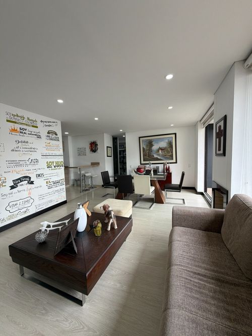 Apartamento de 3 alcobas en venta en Niza Norte, Bogotá, 116 m² · foto 2 de 20