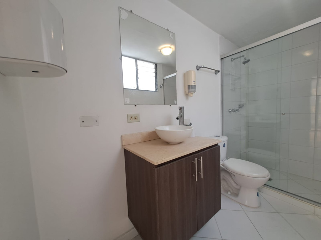 Casa en arriendo en La Magnolia, Envigado · foto 10 de 23