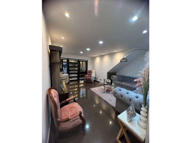 Casa de 2 alcobas en venta en Obrero, Envigado, 95 m² · foto 6 de 15