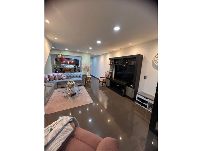 Casa de 2 alcobas en venta en Obrero, Envigado, 95 m² · foto 8 de 15
