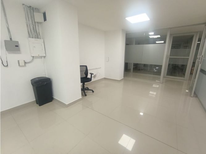 Oficina en arriendo en Estadio, Medellín, 35 m² · foto 2 de 10