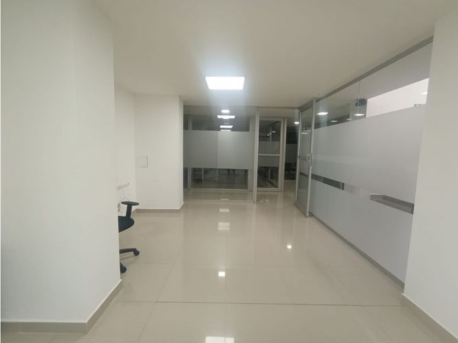 Oficina en arriendo en Estadio, Medellín, 35 m² · foto 3 de 10