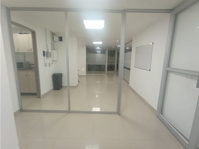 Oficina en arriendo en Estadio, Medellín, 35 m² · foto 5 de 10