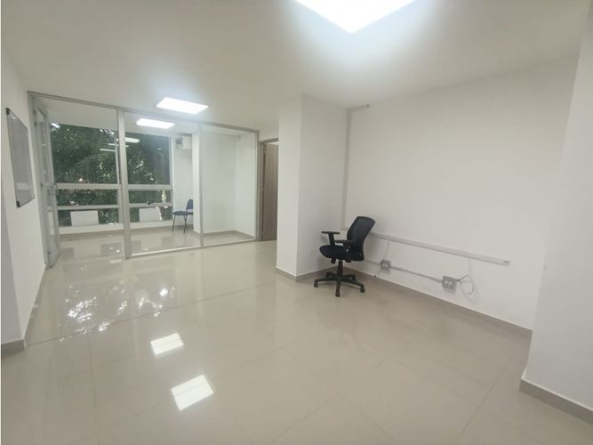 Oficina en arriendo en Estadio, Medellín, 35 m² · foto 7 de 10