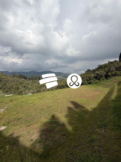 Lote en venta en Guarne, 1640 m² · foto 2 de 5