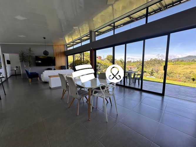 Finca en venta en El Carmen De Viboral, El Carmen de Viboral, 3069 m² · foto 4 de 24