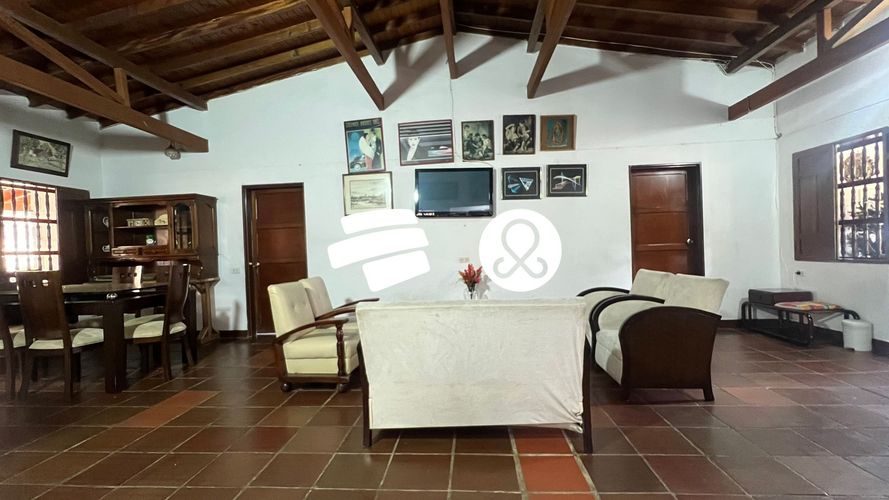 Casa de 4 alcobas en venta en Manga Arriba, Copacabana · foto 14 de 19