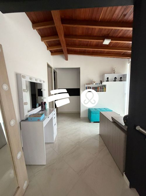 Finca en venta en Laureles, Medellín, 900 m² · foto 7 de 24