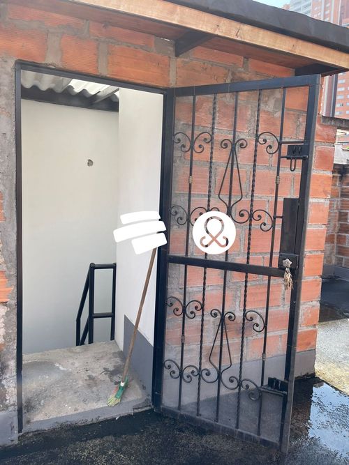 Casa de 7 alcobas en venta en Entreamigos, Sabaneta, 240 m² · foto 23 de 24