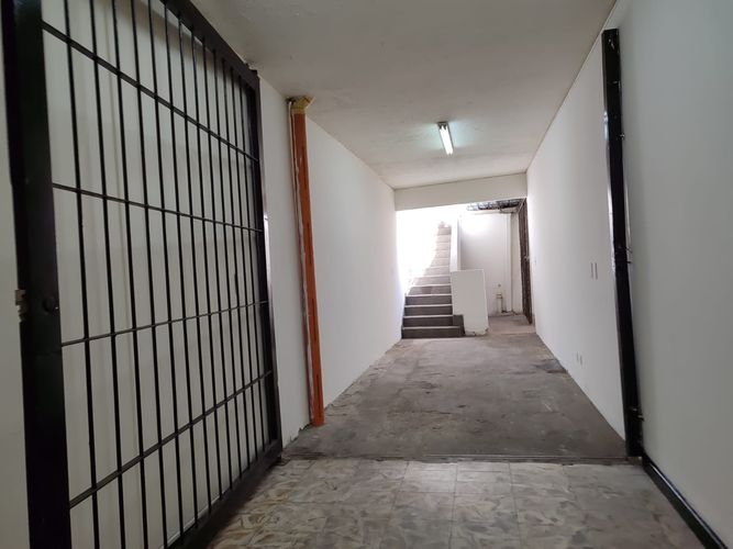 Bodega en arriendo en Manzanares, Cali, 191 m² · foto 2 de 12