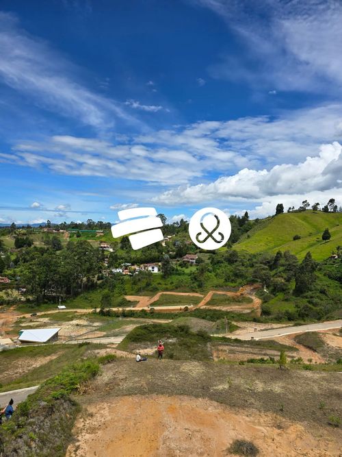 Lote en venta en Guarne, 2000 m² · foto 2 de 7