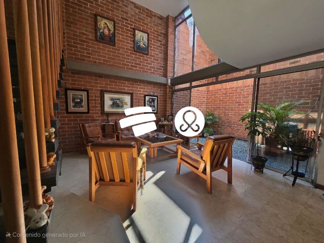 Casa de 5 alcobas en venta en Loma De La Doctora, Sabaneta, 256 m² · foto 5 de 24