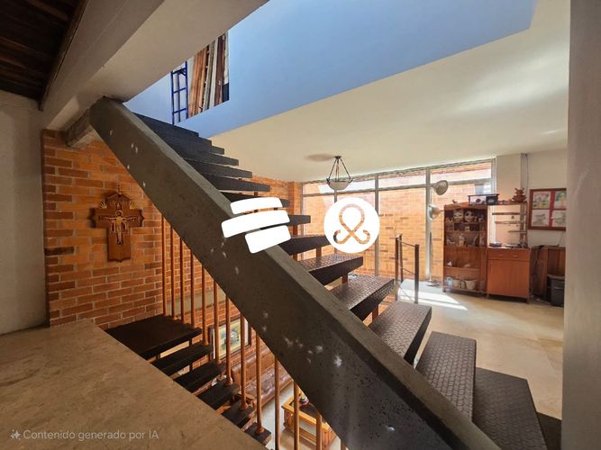 Casa de 5 alcobas en venta en Loma De La Doctora, Sabaneta, 256 m² · foto 8 de 24