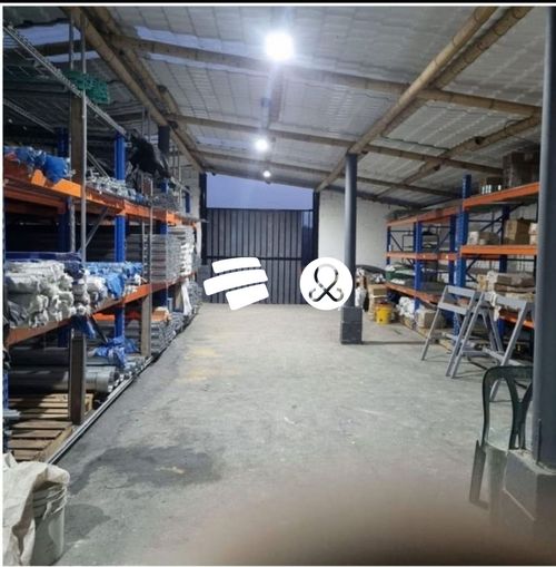 Bodega en venta en Laureles, Medellín, 2300 m² · foto 3 de 6