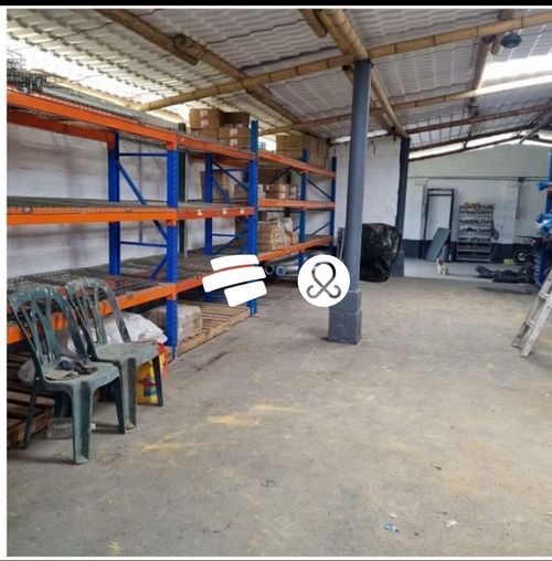 Bodega en venta en Laureles, Medellín, 2300 m² · foto 4 de 6