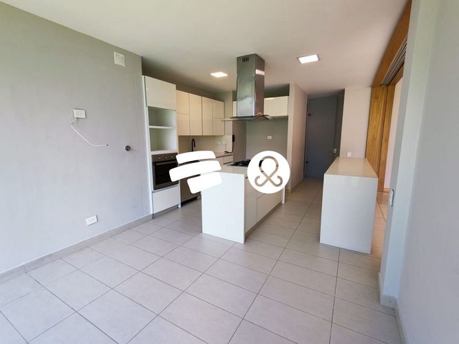 Casa de 3 alcobas en venta en Vía Las Palmas, Envigado, 1221 m² · foto 4 de 18
