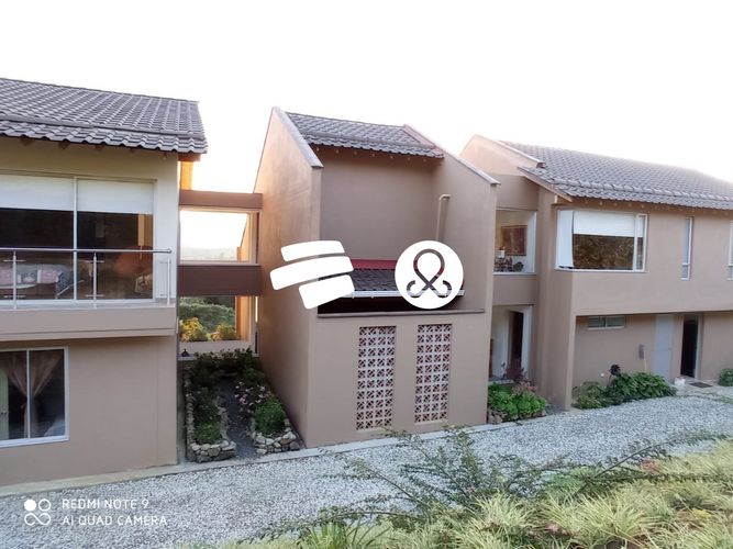 Casa de 6 alcobas en venta en La Ceja, 355 m² · foto 12 de 13