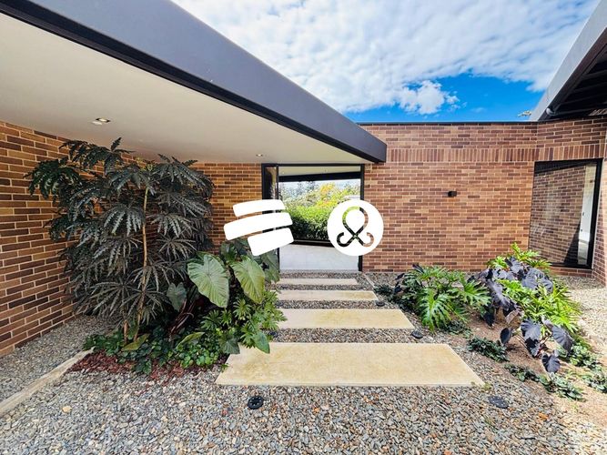 Casa de 3 alcobas en venta en Guamito, La Ceja · foto 2 de 24