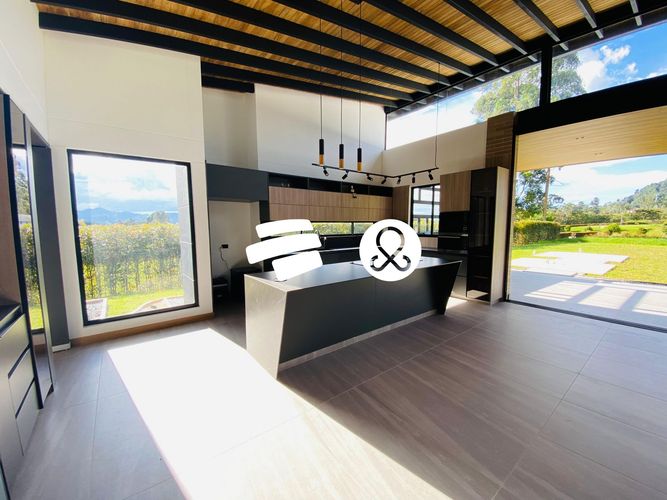 Casa de 4 alcobas en venta en Guamito, La Ceja · foto 2 de 24
