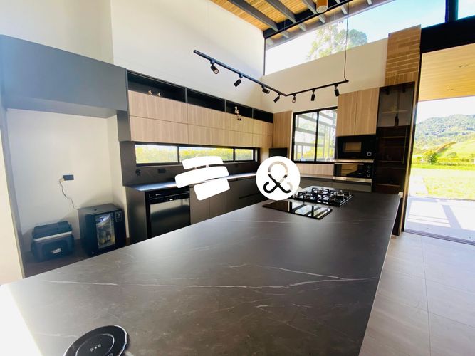 Casa de 4 alcobas en venta en Guamito, La Ceja · foto 3 de 24