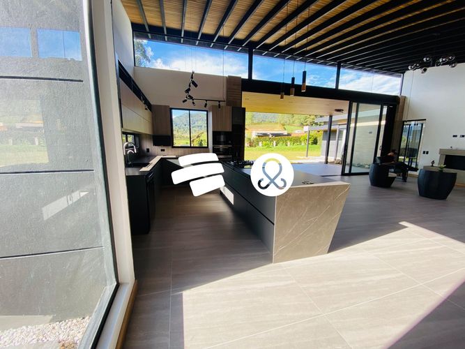 Casa de 4 alcobas en venta en Guamito, La Ceja · foto 4 de 24