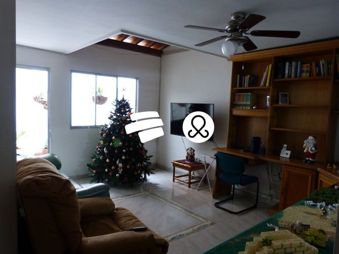 Casa de 3 alcobas en venta en Calasanz, Medellín, 220 m² · foto 3 de 17