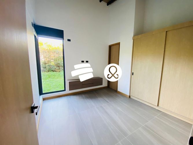 Casa de 4 alcobas en venta en Guamito, La Ceja · foto 14 de 24