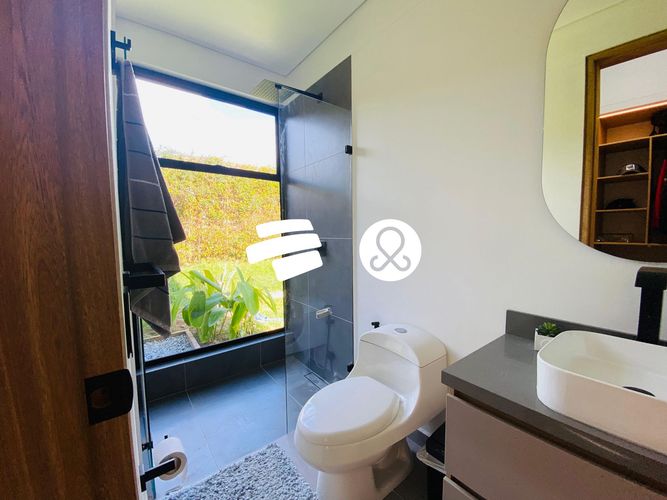 Casa de 4 alcobas en venta en Guamito, La Ceja · foto 23 de 24
